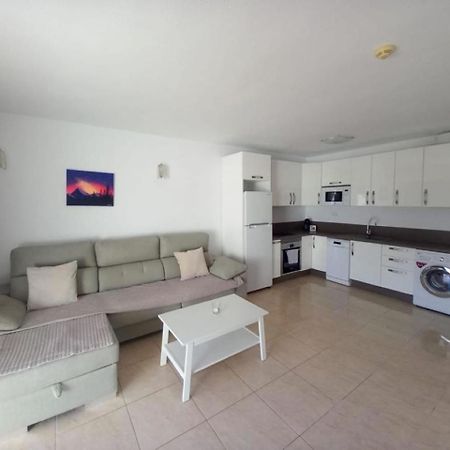 Victoria Court 2 - Lovely Apartment 65 Лос Кристианос Екстериор снимка