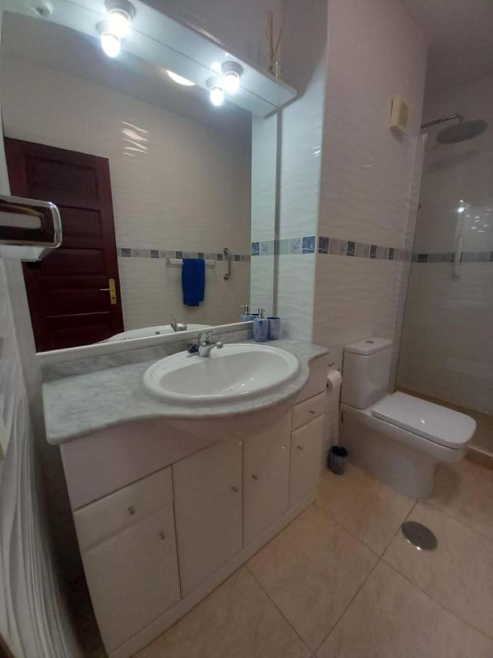 Victoria Court 2 - Lovely Apartment 65 Лос Кристианос Екстериор снимка